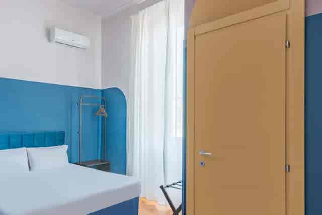 Modern breakfast area in Hotel Infinito Roma for business travel and conference lodging.