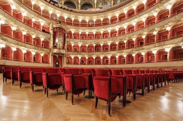 Performing arts theater