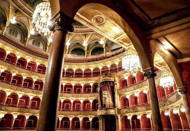 Performing arts theater