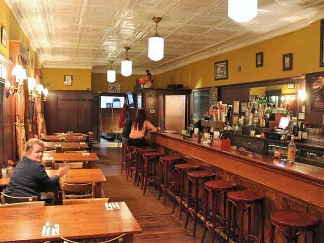 Cocktail bar