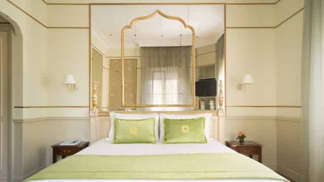 Rooms and Suites