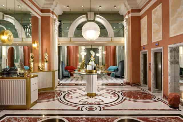 Art Deco lounge bar in Leon's Place for VIP event registration and corporate networking.