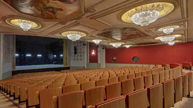 El Albéniz theater: historic tiered venue for keynote sessions and product launches in Madrid.