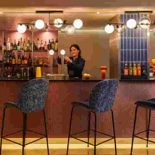 Lounge Bar