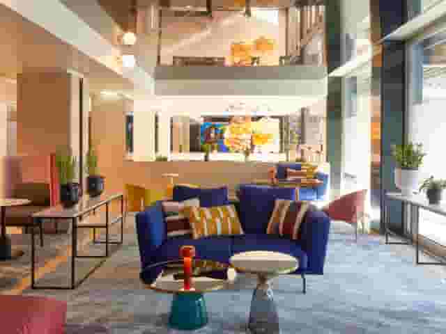 Lounge Bar
