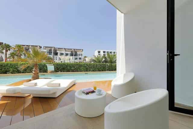 The Ninth Rooftop