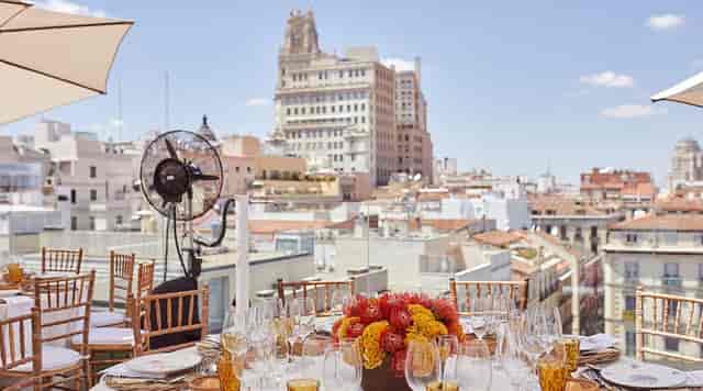 La Terraza de Óscar rooftop venue: elegant Madrid skyline setting for cocktail receptions and dinners.