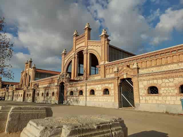 Sala Azcona industrial venue at Matadero Madrid for experiential events and trade exhibitions.
