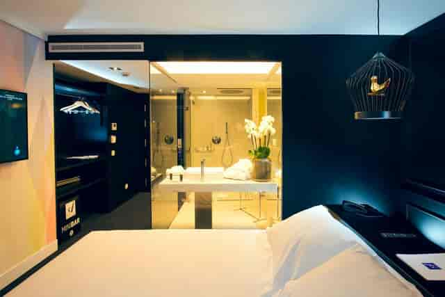 Modern hotel meeting room with spa-like design, ideal for VIP events and luxury conferences.