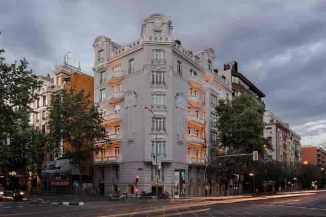 Azotea rooftop at Heritage Madrid Hotel: luxury venue for executive retreats and VIP events.