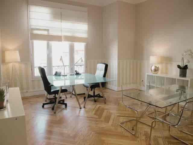 Multi-zone meeting room with bistro area for boutique business meetings and consulting.