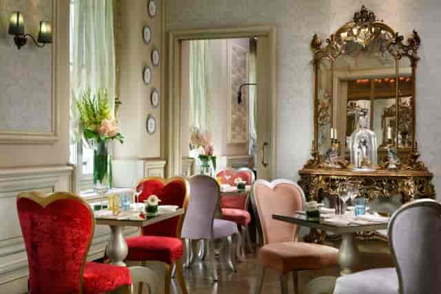 High-end Sala del Dolce Risveglio dining room for VIP board meetings and exclusive networking events.