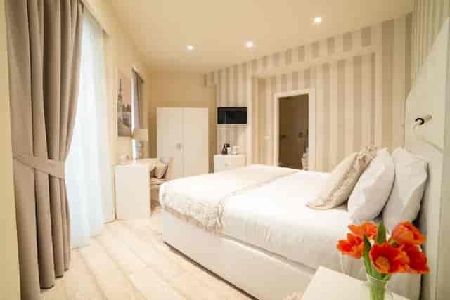 Rooms Milano Duomo Reviews, Deals ...