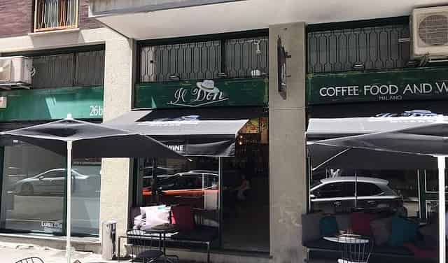 Cocktail bar