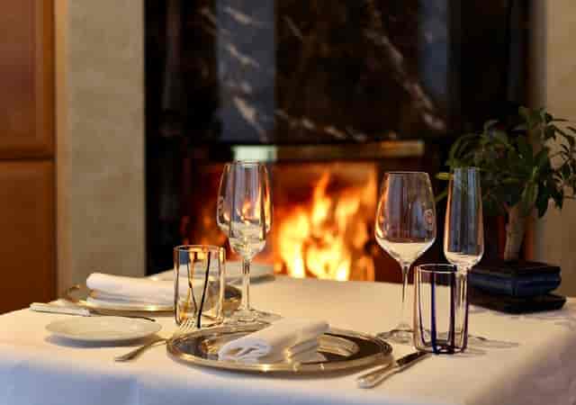 Private dining at Ristorante Minestraio with fireplace, ideal for intimate events and luxury dinners.
