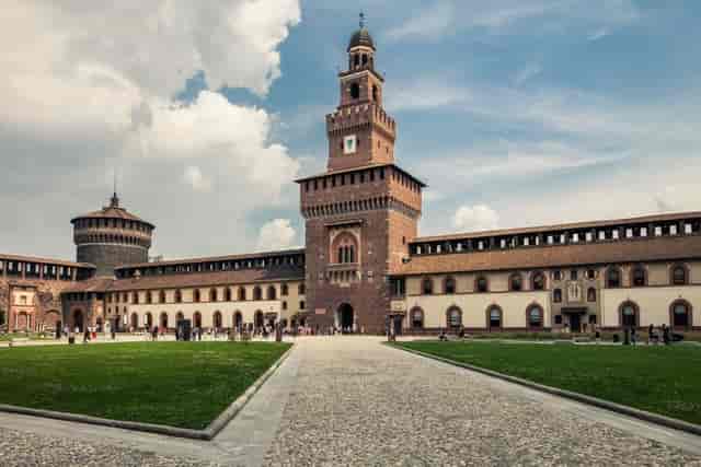 Historic Hotel Marconi outdoor venue in Milan for exclusive gala dinner and incentive events.