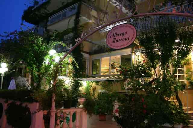 bar o lounge dell'hotel Marconi ...