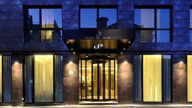 Uptown Palace boutique meeting room with upscale decor for corporate events and executive retreats.