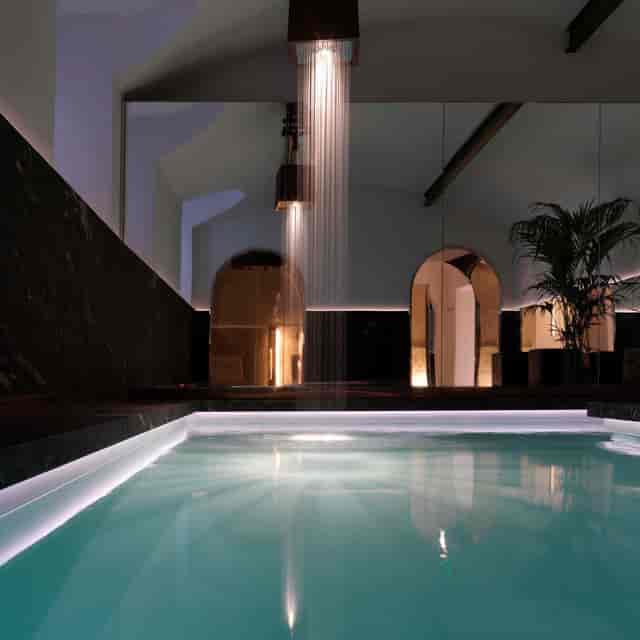 Luxury wellness spa at STRAFhotel&bar: relaxing retreat for executive travel and corporate events.
