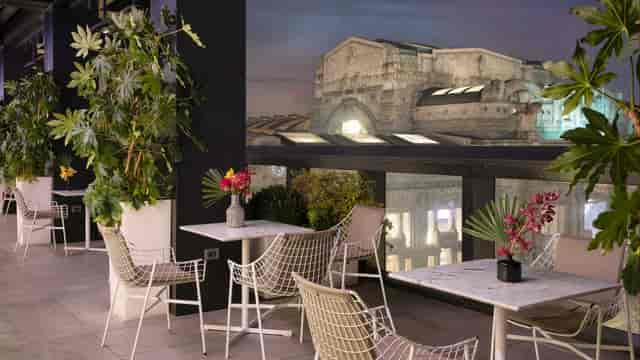 High-end rooftop cocktail bar in Milan for corporate events and luxury receptions.