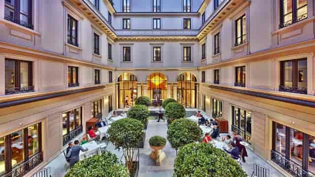 Seta Mandarin Oriental Milan courtyard for luxury networking and private events.