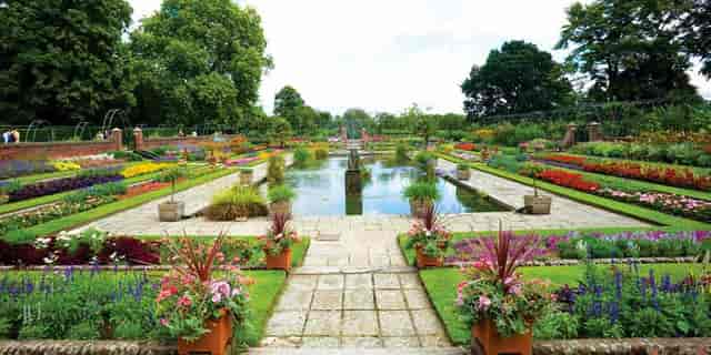Sunken Garden Bloomsbury: Upscale botanical venue for intimate outdoor wedding reception events.