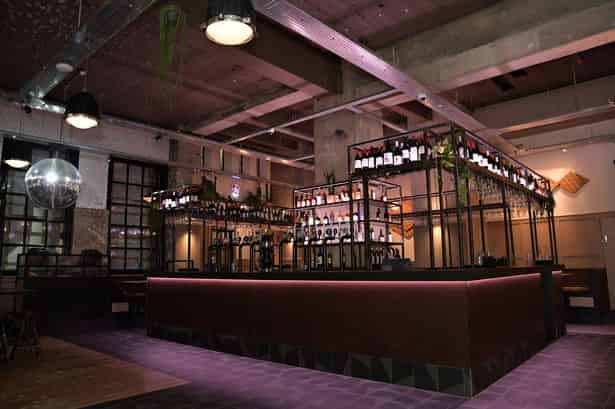 Bar