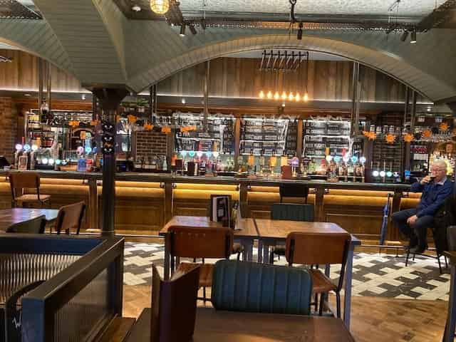 Bar