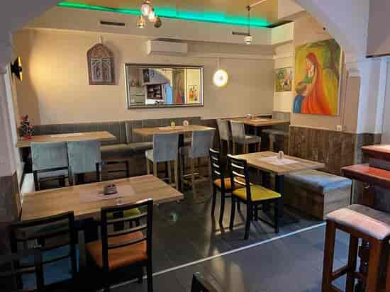 Restaurant Sento dining area, casual venue for corporate breakout sessions and networking events.