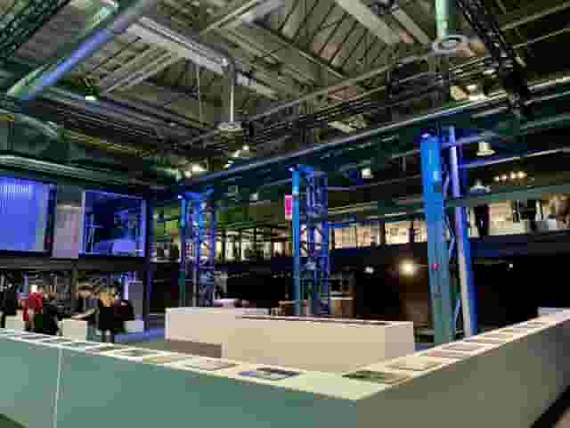 SideHall