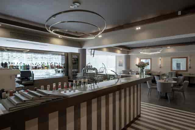 Upscale bar at Restaurant PRIMAVERA, Riga: elegant space for networking and corporate events.