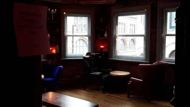 Montana Lounge
