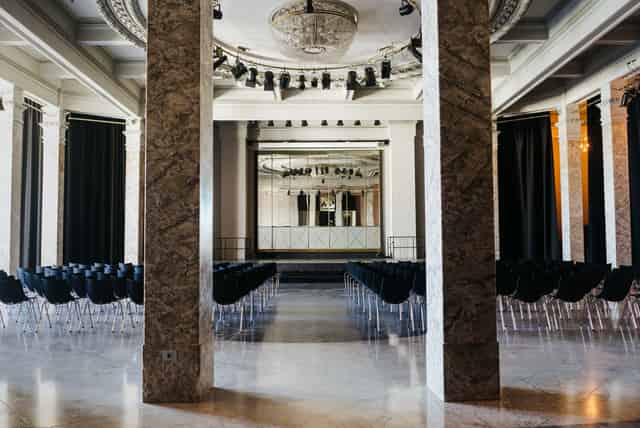 La Sala Columnas