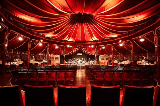 Immersive, draped event venue at MIRAGE Vienna Prater for corporate presentations and galas.