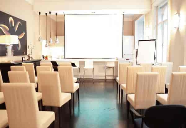 Theater-style workshop room at The Vault Vienna, perfect for small group seminars and presentations.