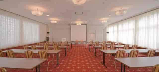 Classroom-style function room at The Vault Vienna for professional training and corporate events.