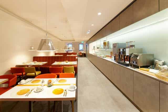 Rooms and Suites