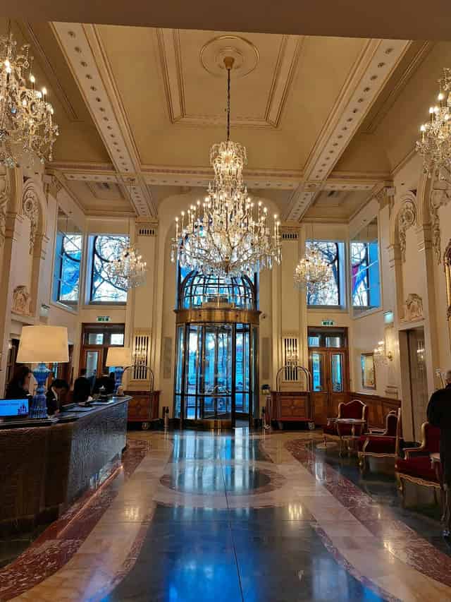 Salon Maria Theresia