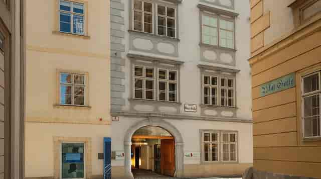 Mozarthaus Vienna business lounge entrance for boutique corporate events and breakout sessions.