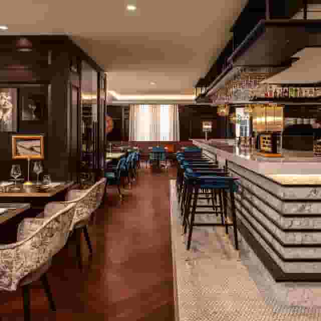bar