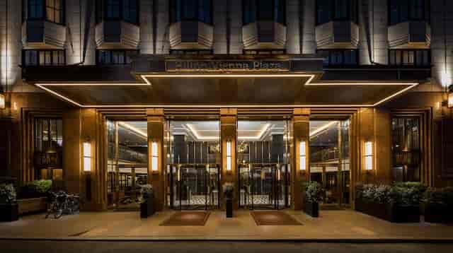 Art Deco business center at Hilton Vienna Plaza for executive board meetings and corporate events.