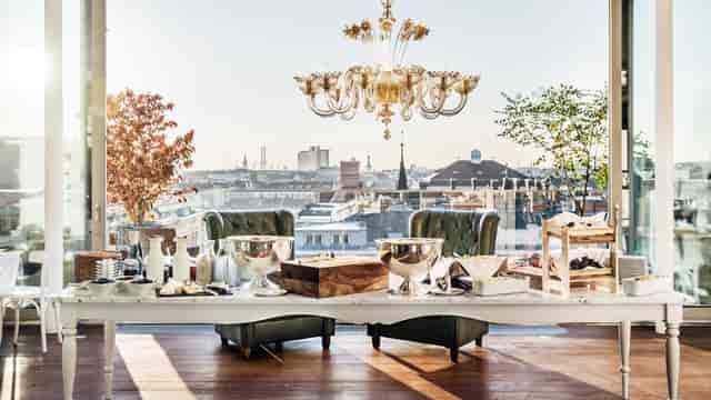 Extrazimmer at Grand Ferdinand: elegant VIP reception venue for luxury corporate events.