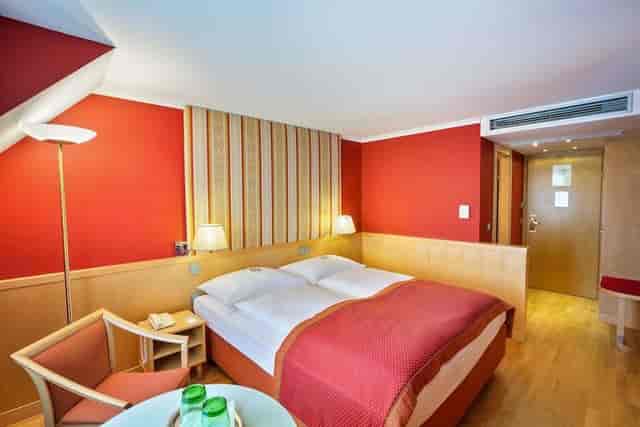 Austria Trend Hotel Ananas meeting room, functional conference space for business events.