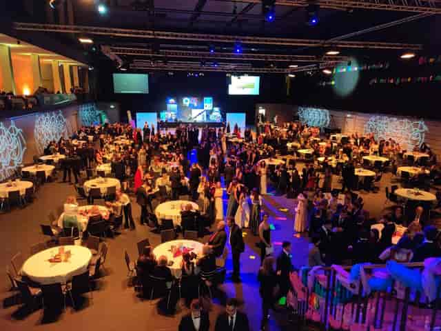 Gala dinner at Raummodule Multiversum: high-capacity corporate banquet and awards event venue.