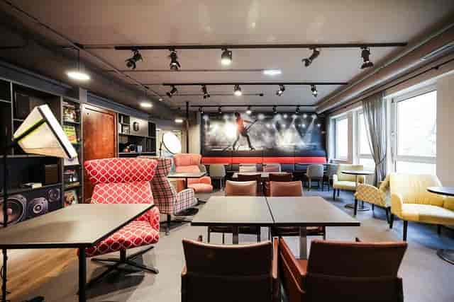 Wiener Stadthalle Business Lounge: modern breakout space for creative workshops and networking.