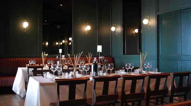 Private dining room at Haddington House for sophisticated business dinners and corporate retreats.