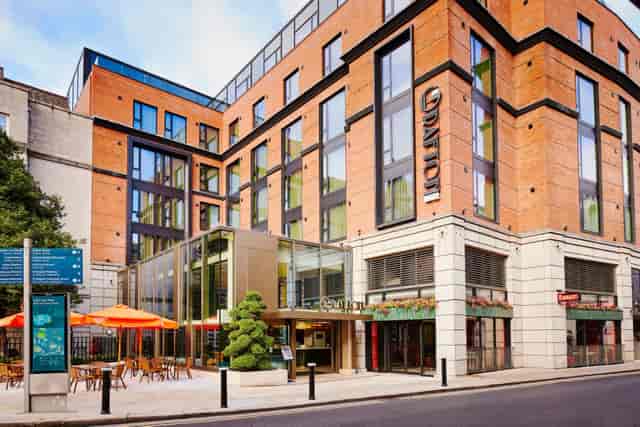 Bartley's Lounge at The Grafton: Modern hotel venue with outdoor breakout space for networking.