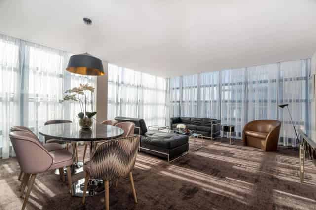 Club Lounge