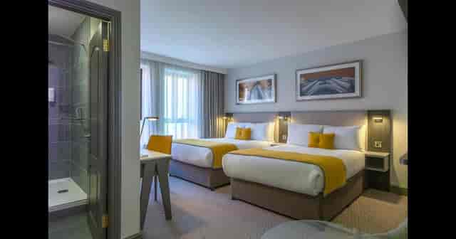 Maldron Hotel Pearse Street modern double hotel room for conference accommodation.