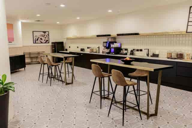 Contemporary Smyth House meeting room for networking and team huddle breakout sessions.